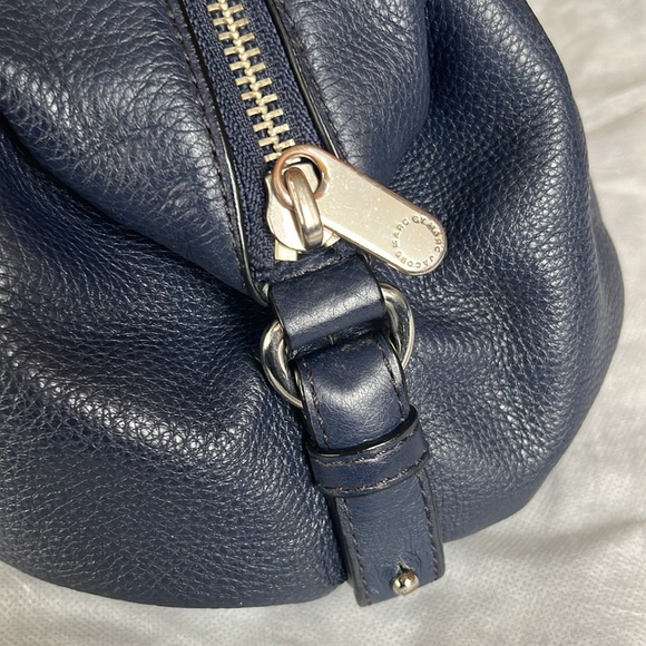 Marc by Marc Jacob’s New Q Legend Satchel bag in Navy with Silver metalware - Picture 8 of 16